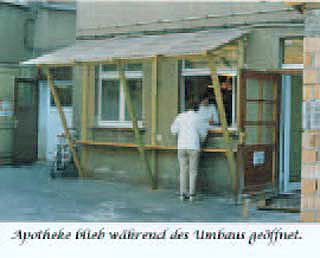 Adler-Apotheke während des Umbaus. 